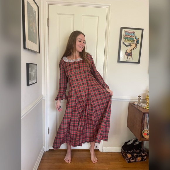 Vintage Dresses & Skirts - 70s Vintage Volup Plus Size Plaid Prairie Holiday Dress